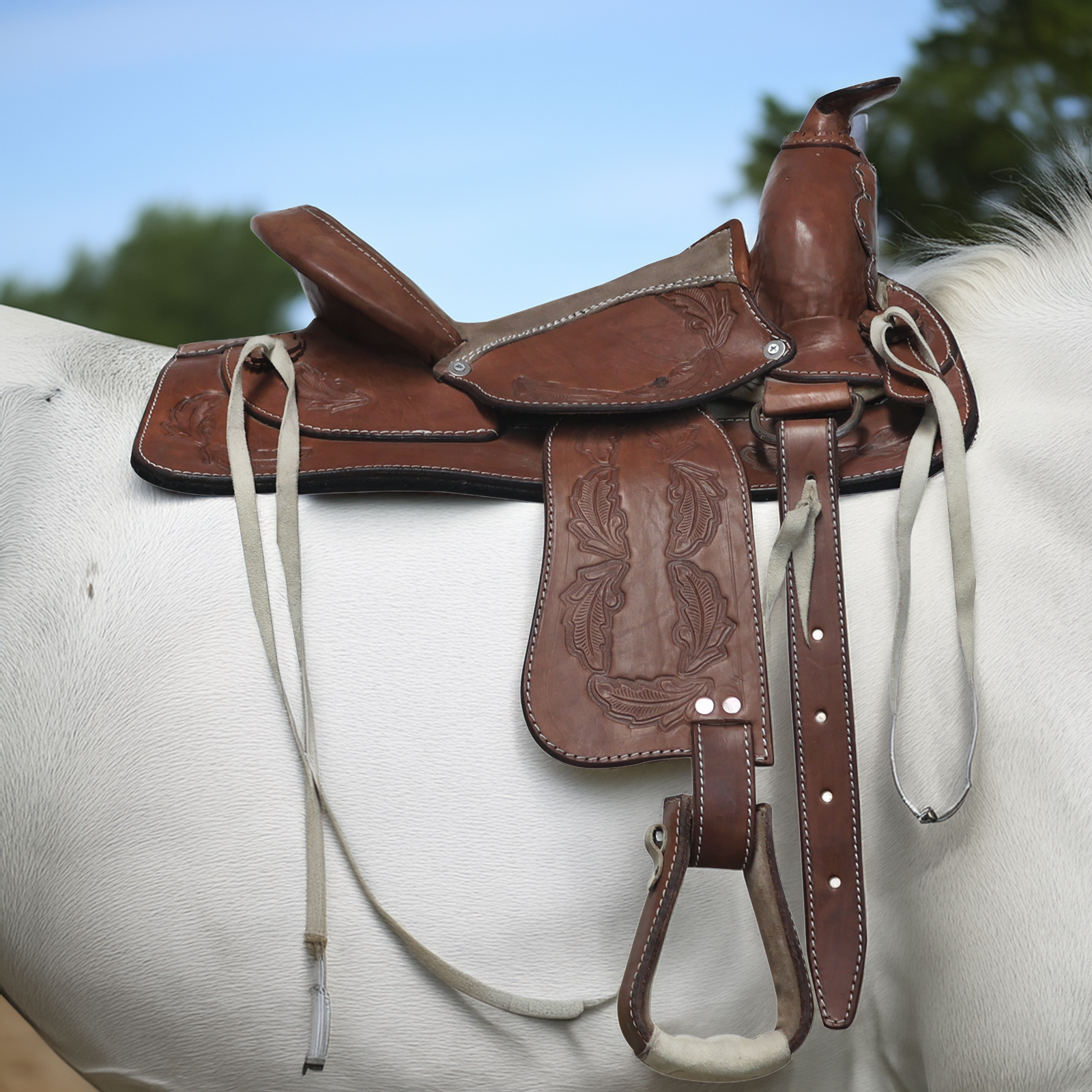 Montura Texana grabada