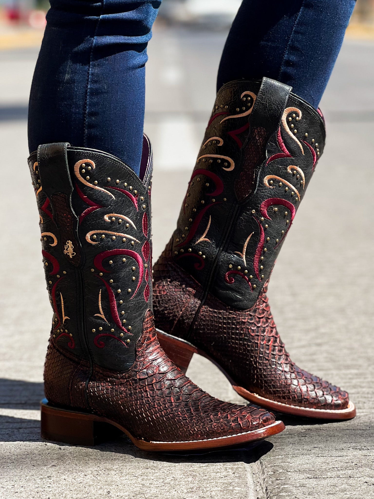 Bota vaquera para dama de piel modelo Joya