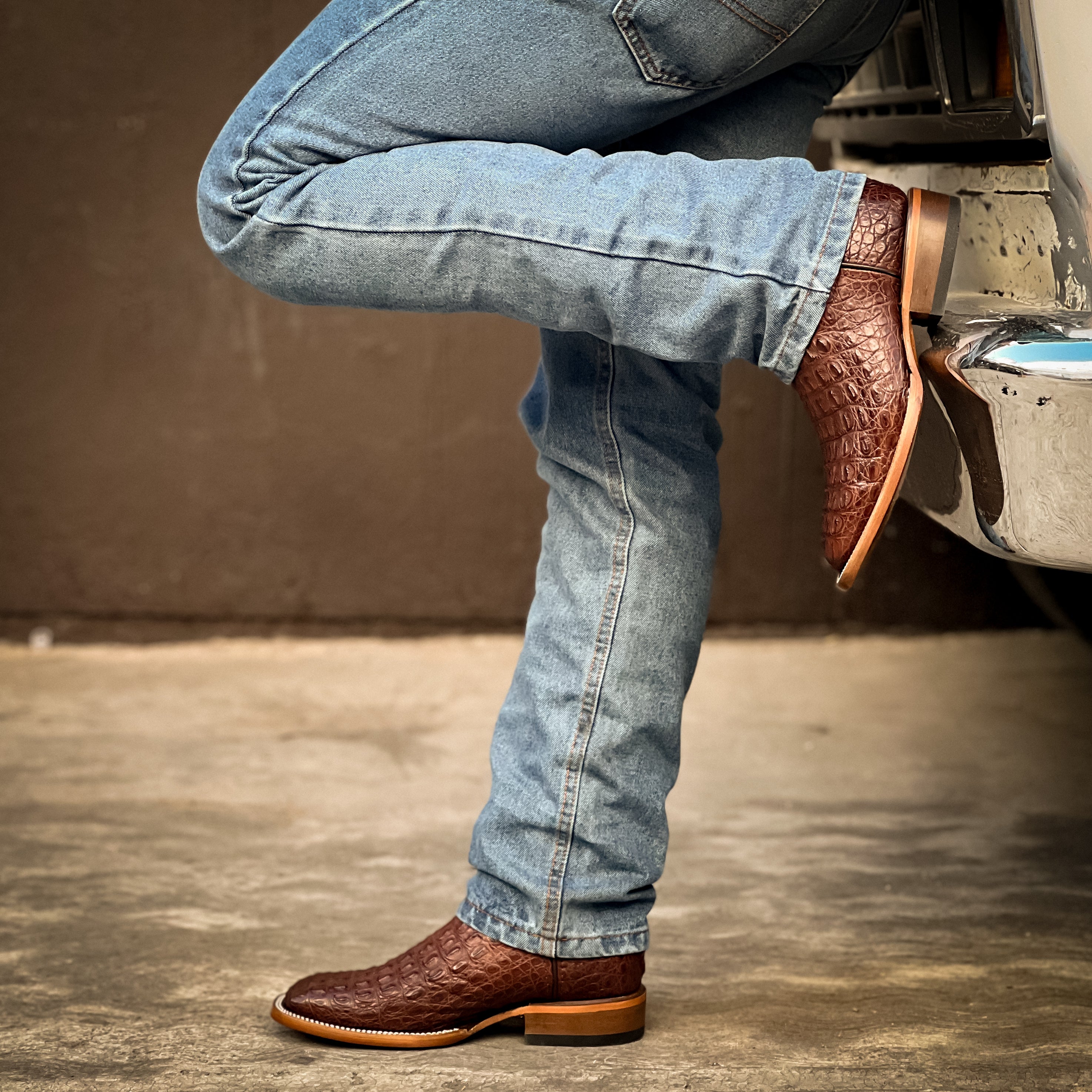 Bota Vaquera Bulldog Cocodrilo Lomo Cafe