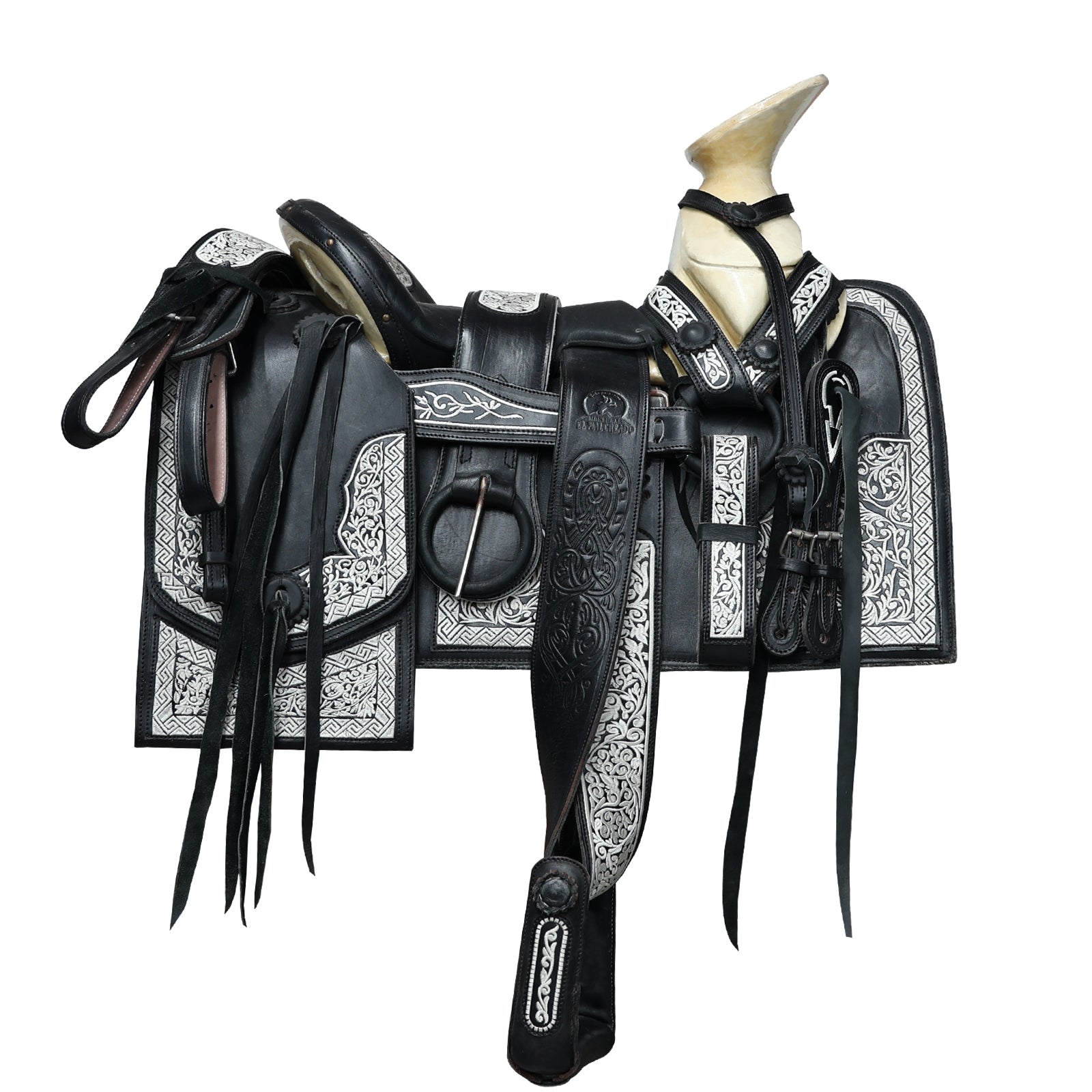 Montura charra fuste natural bordada