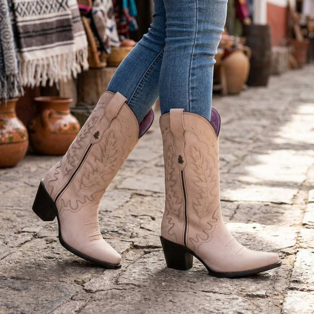 Bota vaquera para dama de piel modelo Barbie