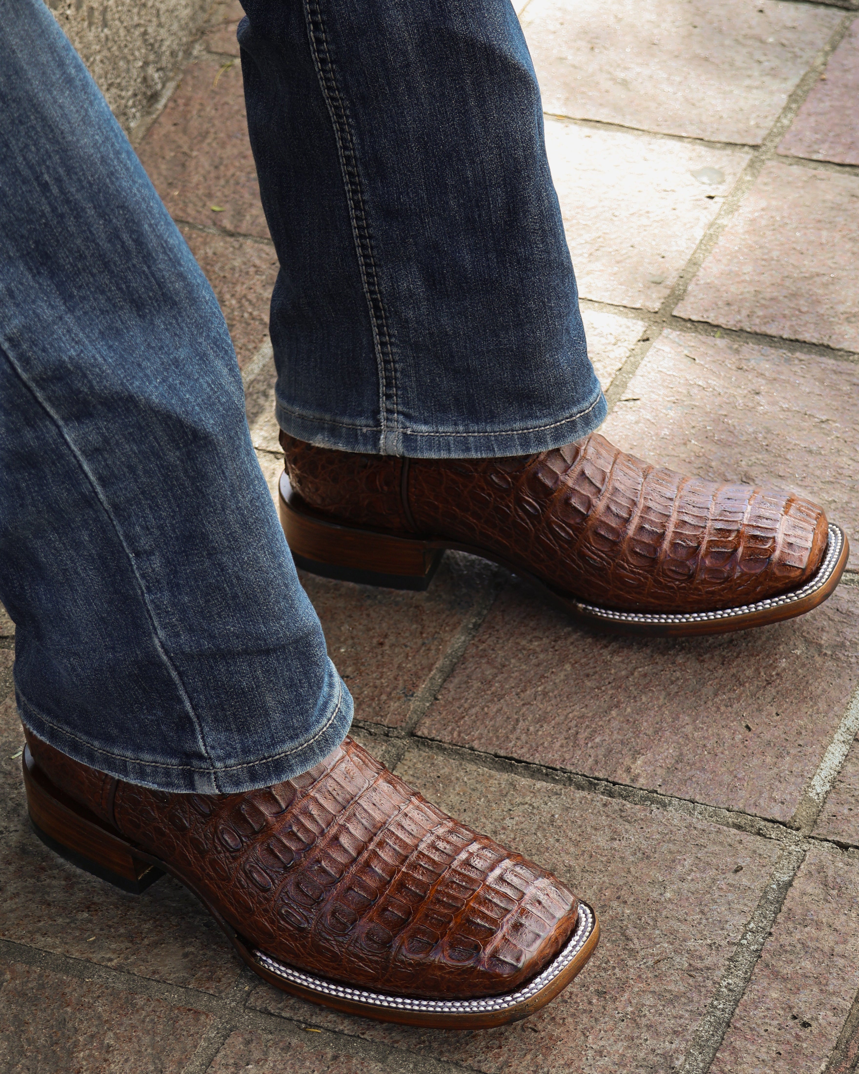 Bota Vaquera Bulldog Cocodrilo Lomo Cafe